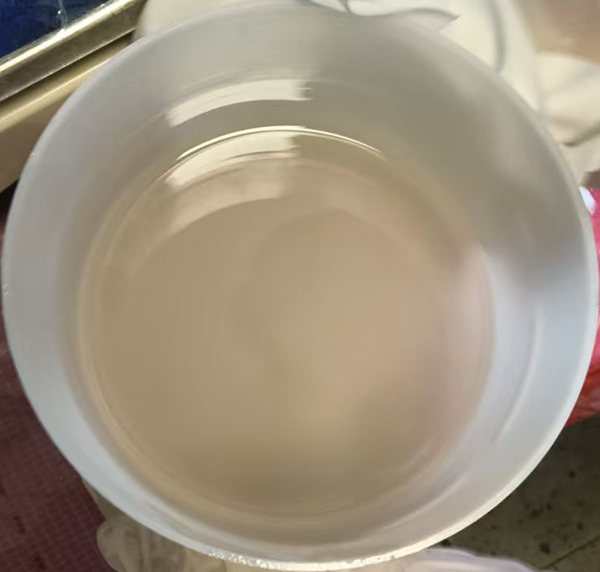 唇油真空消泡后的效果